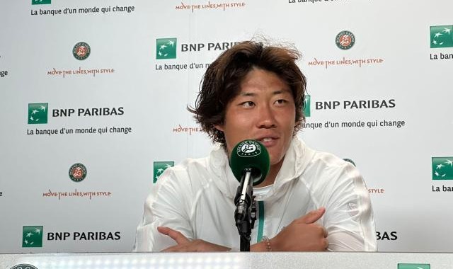 半岛体育官网-张之臻法网次轮赛后：有分析、有自黑、也有欢声笑语