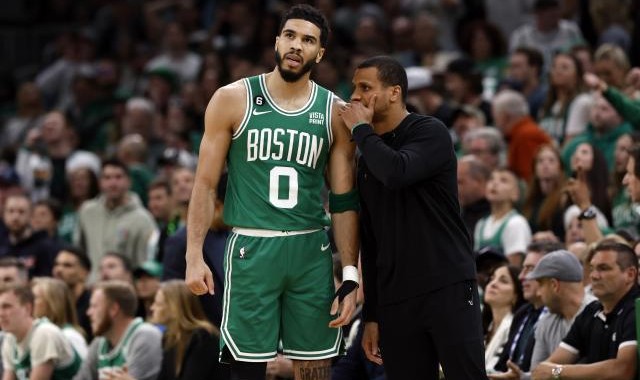 半岛体育官网-错失FMVP+奥运惨遭DNP 马祖拉却为塔图姆遭遇欣喜