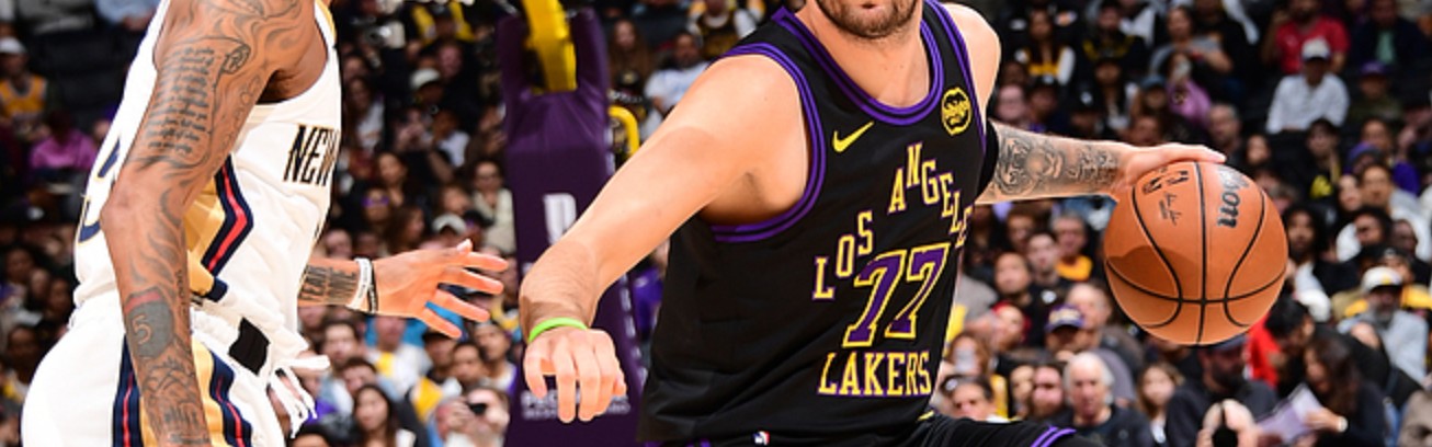 湖人110-101击败鹈鹕！东契奇创50年队史纪录，老詹创3个NBA纪录