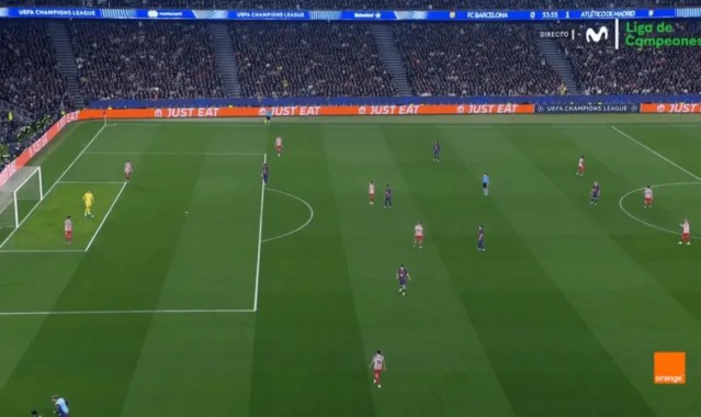 半岛体育-规则解析：普比尔禁区内用手摆球是否应该吹罚点球？