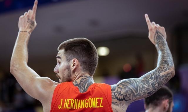 半岛体育APP-两连胜！西班牙闷声发大财 队内传奇迎来里程碑