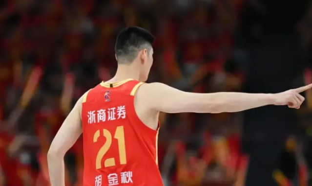 半岛体育官网-媒体人：广厦虽然天赋很高，但是从来不靠个人解决问题