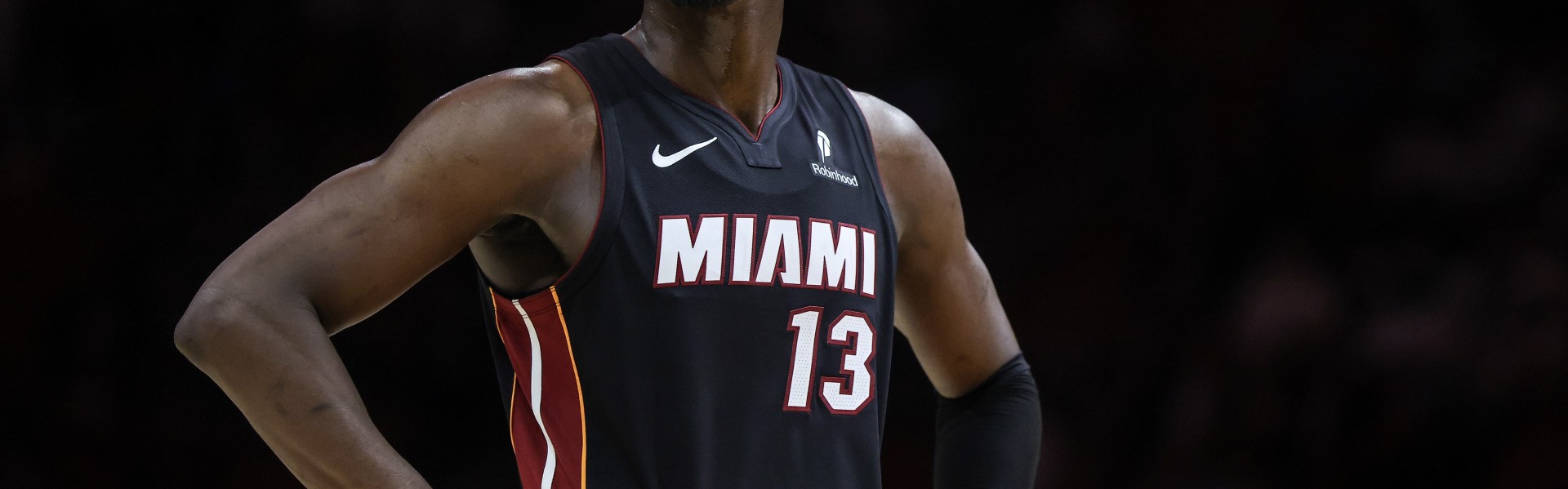 半岛体育APP-塔图姆：为阿德巴约超级开心 这注定会成为永恒的历史一部分