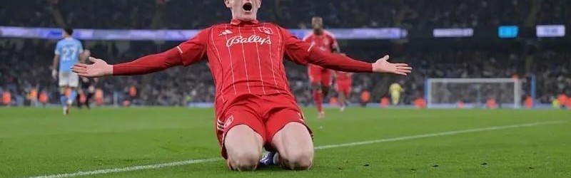 半岛体育官网-看人真准！曼城主场痛失好局仍有收获 心仪悍腰完美通过“面试”