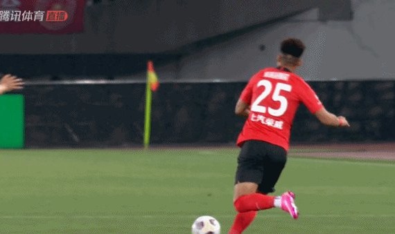 半岛体育官方网站-中超连续2轮3次上演功夫废人 买提江都成了惯犯？