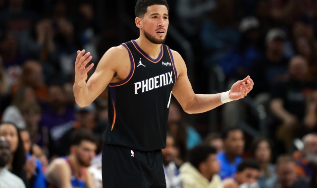 半岛体育官方网站-明天太阳客战开拓者 布克继续缺阵 杰伦·格林出战成疑