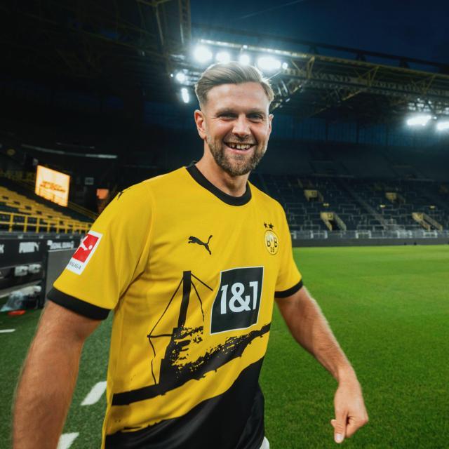 1693552908880003844.jpg 1693552900.jpg